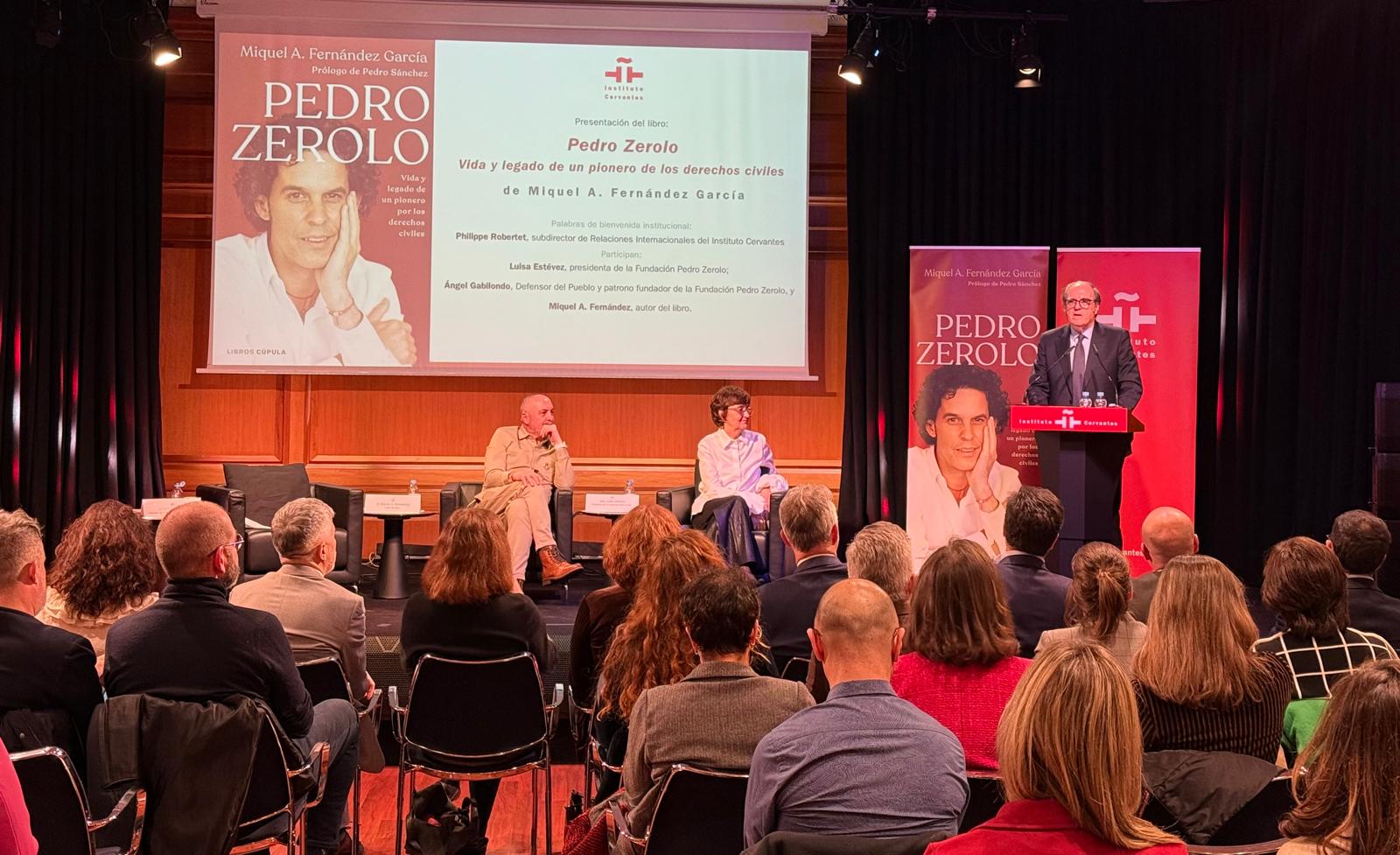 El Defensor del Pueblo, Ángel Gabilondo, ha manifestado que “Pedro Zerolo, fue más que un activista, fue un activador de los derechos y de su concreción legislativa” y ha destacado de él que “no le bastaba la incidencia, buscaba la transformación”.