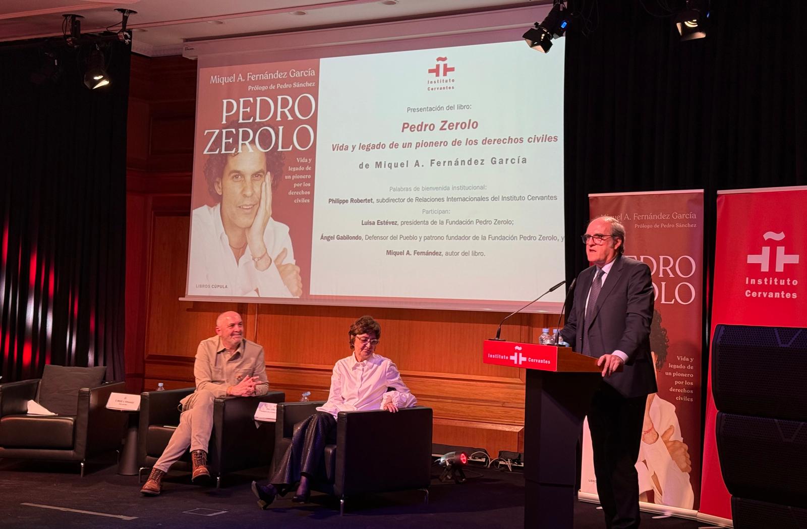 El Defensor del Pueblo, Ángel Gabilondo, ha manifestado que “Pedro Zerolo, fue más que un activista, fue un activador de los derechos y de su concreción legislativa” y ha destacado de él que “no le bastaba la incidencia, buscaba la transformación”.