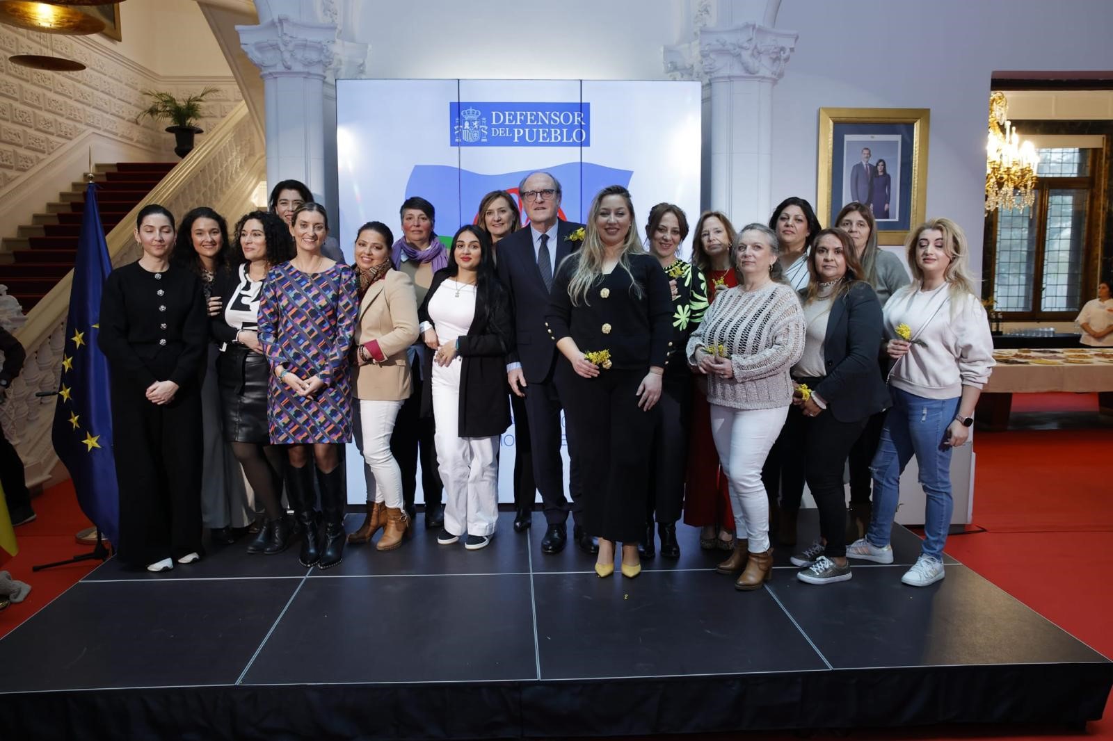 Pulse para ver la noticia: El Defensor conmemora el 8M con un homenaje a las mujeres gitanas